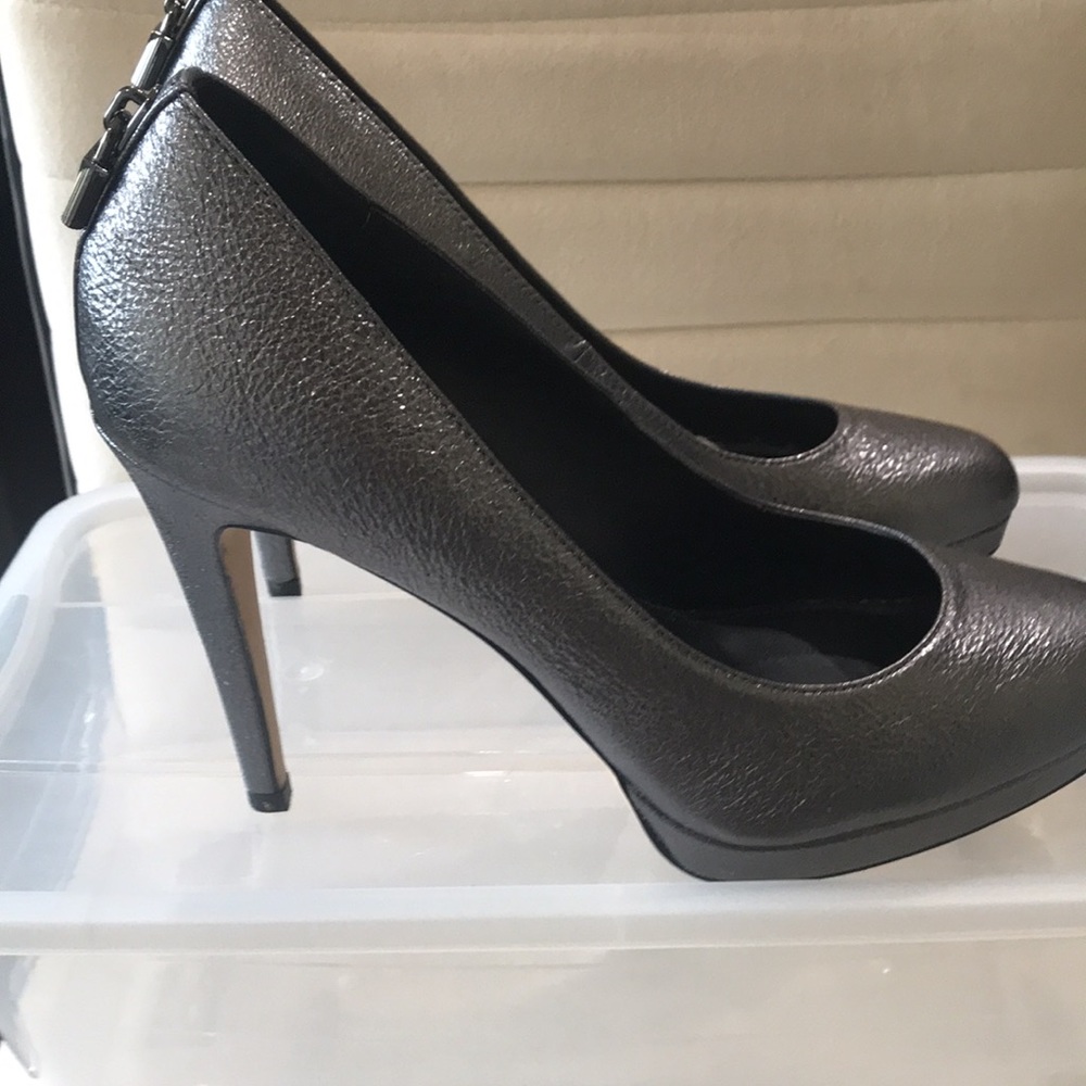 escarpin antoinette michael kors